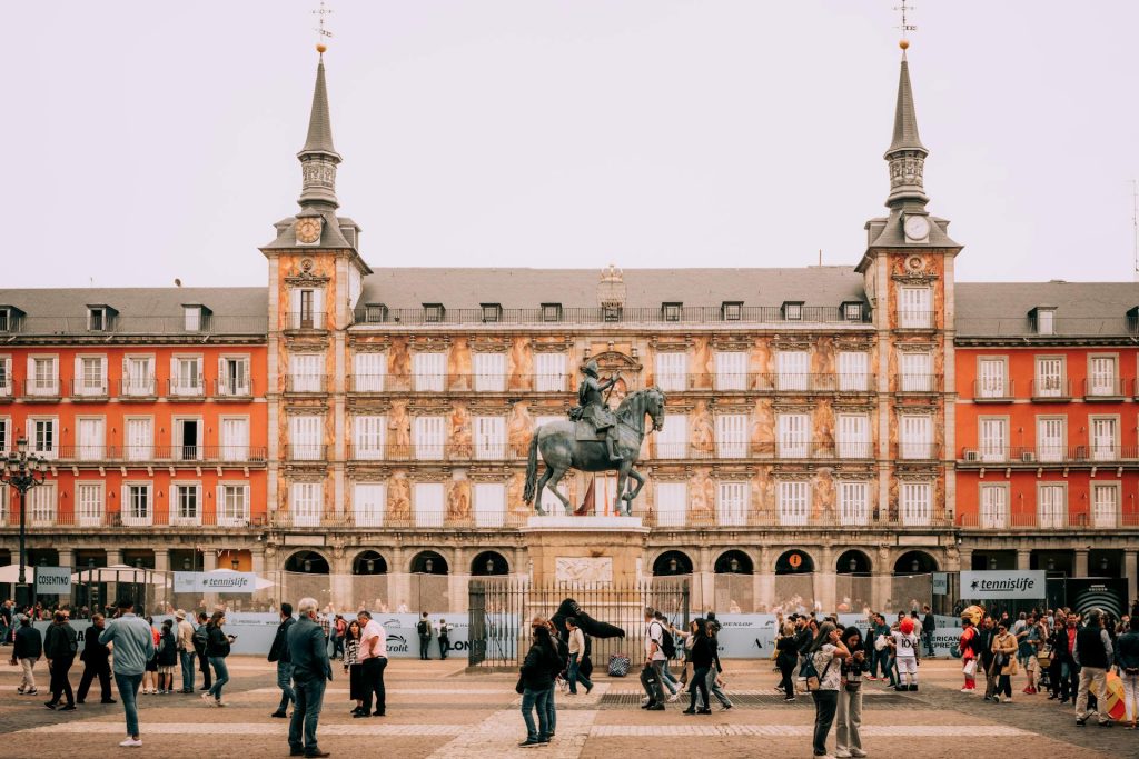 Consigna de equipajes en plaza mayor